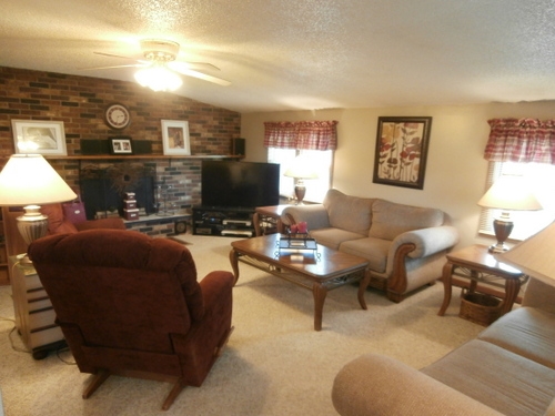1004 East Hibbard Road Owosso, MI 48867 - Photo 5 of 20 31291364-4.JPG