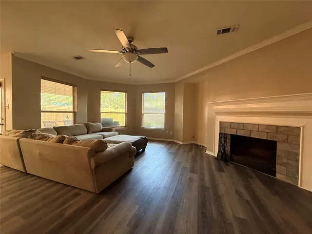 $2,200 | 19202 Poplar Trails Lane, Tomball, TX 77375