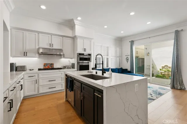 $10,000 | 113 18th Street, Huntington Beach, CA 92648