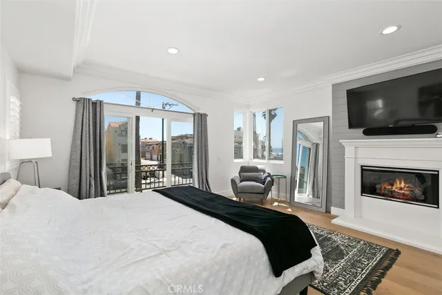 $10,000 | 113 18th Street, Huntington Beach, CA 92648