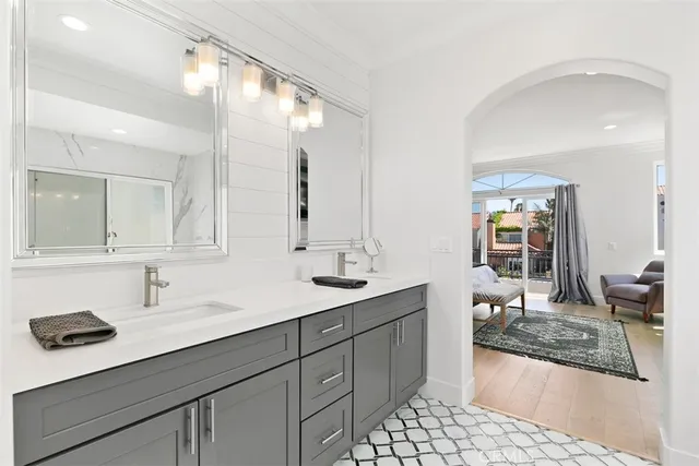 $10,000 | 113 18th Street, Huntington Beach, CA 92648