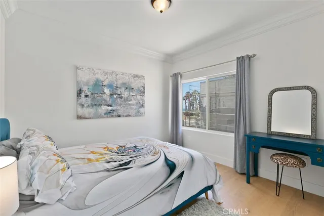 $10,000 | 113 18th Street, Huntington Beach, CA 92648