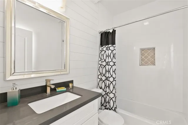 $10,000 | 113 18th Street, Huntington Beach, CA 92648