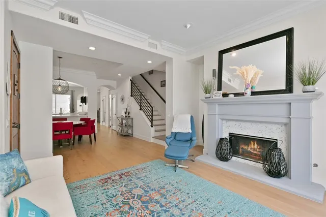 $10,000 | 113 18th Street, Huntington Beach, CA 92648