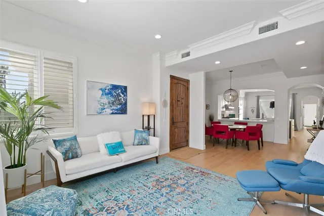 $10,000 | 113 18th Street, Huntington Beach, CA 92648