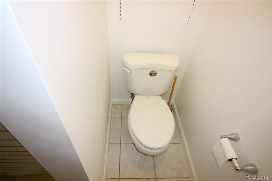 15744 Camden Avenue Eastpointe, MI 48021 - Photo 52 of 65 IMG_0652.JPG
