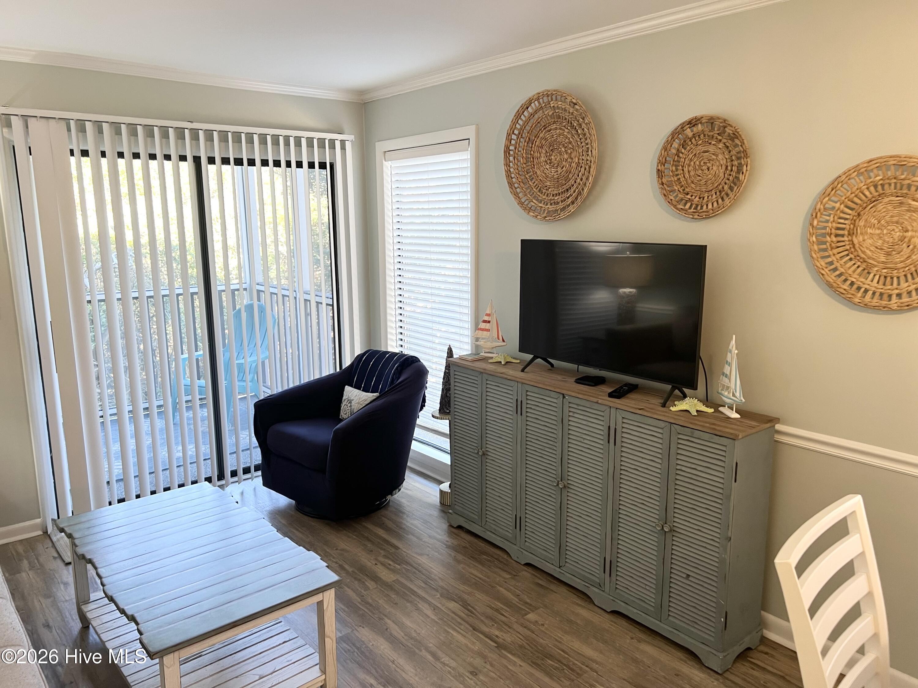 2304 West Fort Macon Road, Unit H115 Atlantic Beach, NC 28512 - Photo 7 of 22 Living