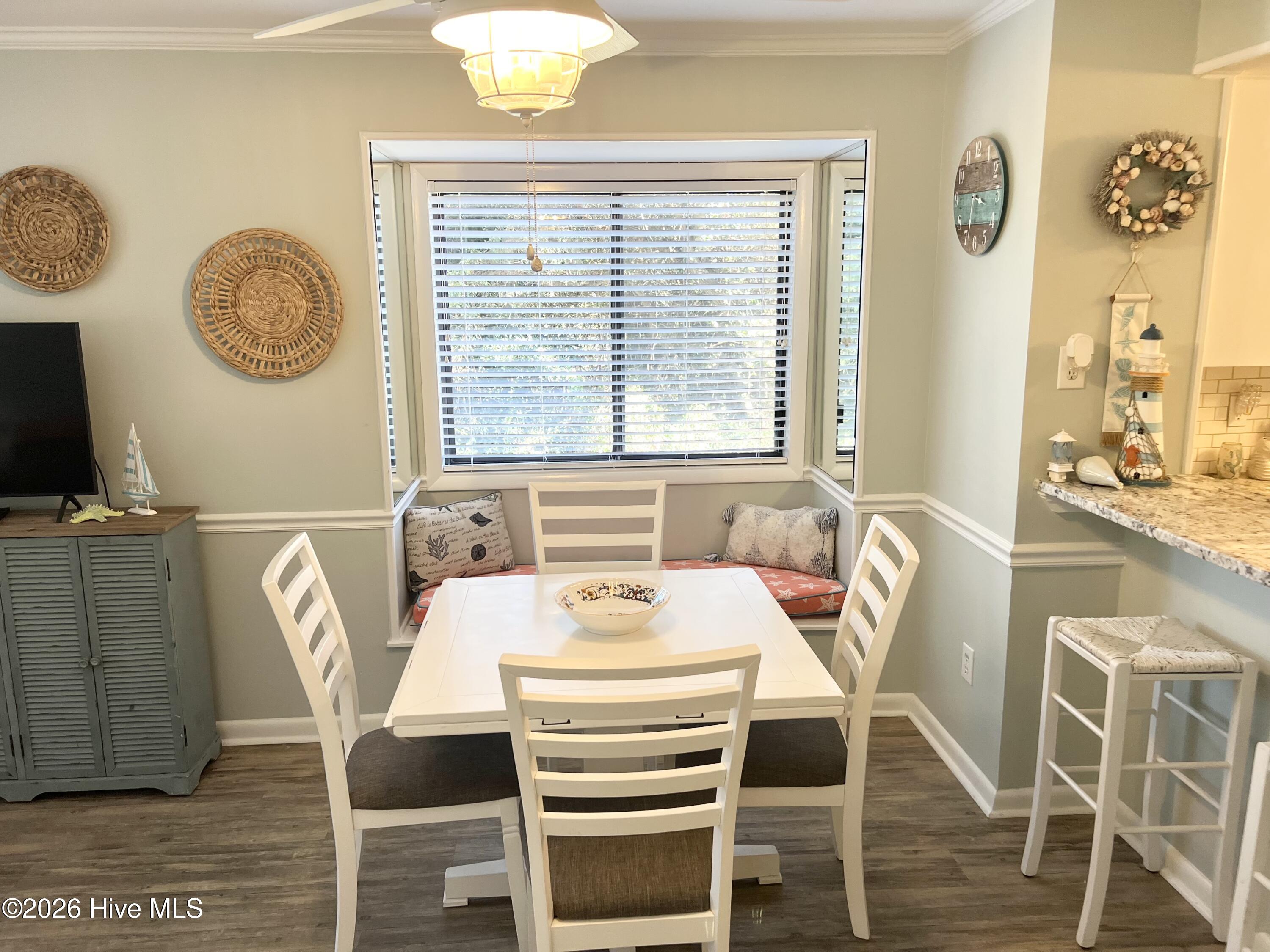 2304 West Fort Macon Road, Unit H115 Atlantic Beach, NC 28512 - Photo 9 of 22 Dining
