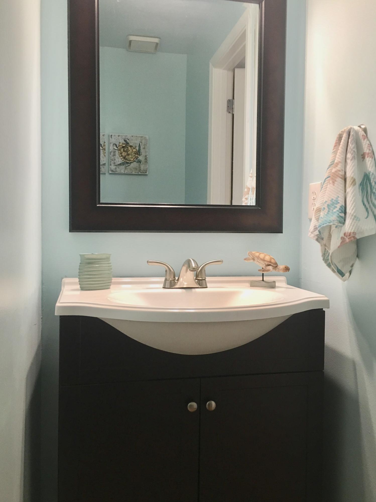 1098 Aviary Road Wellington, FL 33414 - Photo 11 of 37 Half Bath