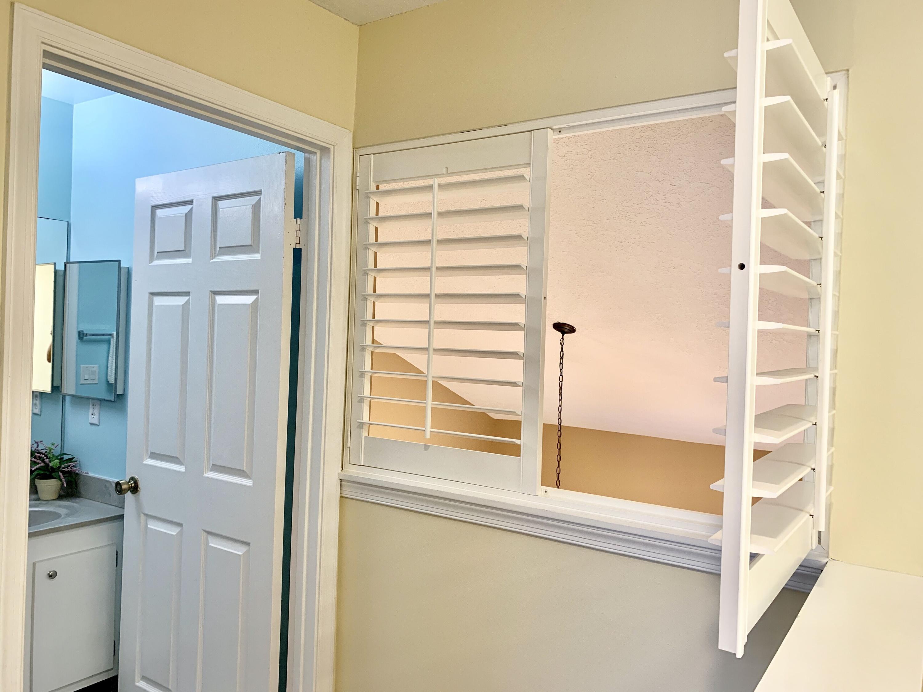 1098 Aviary Road Wellington, FL 33414 - Photo 23 of 37 Lookout