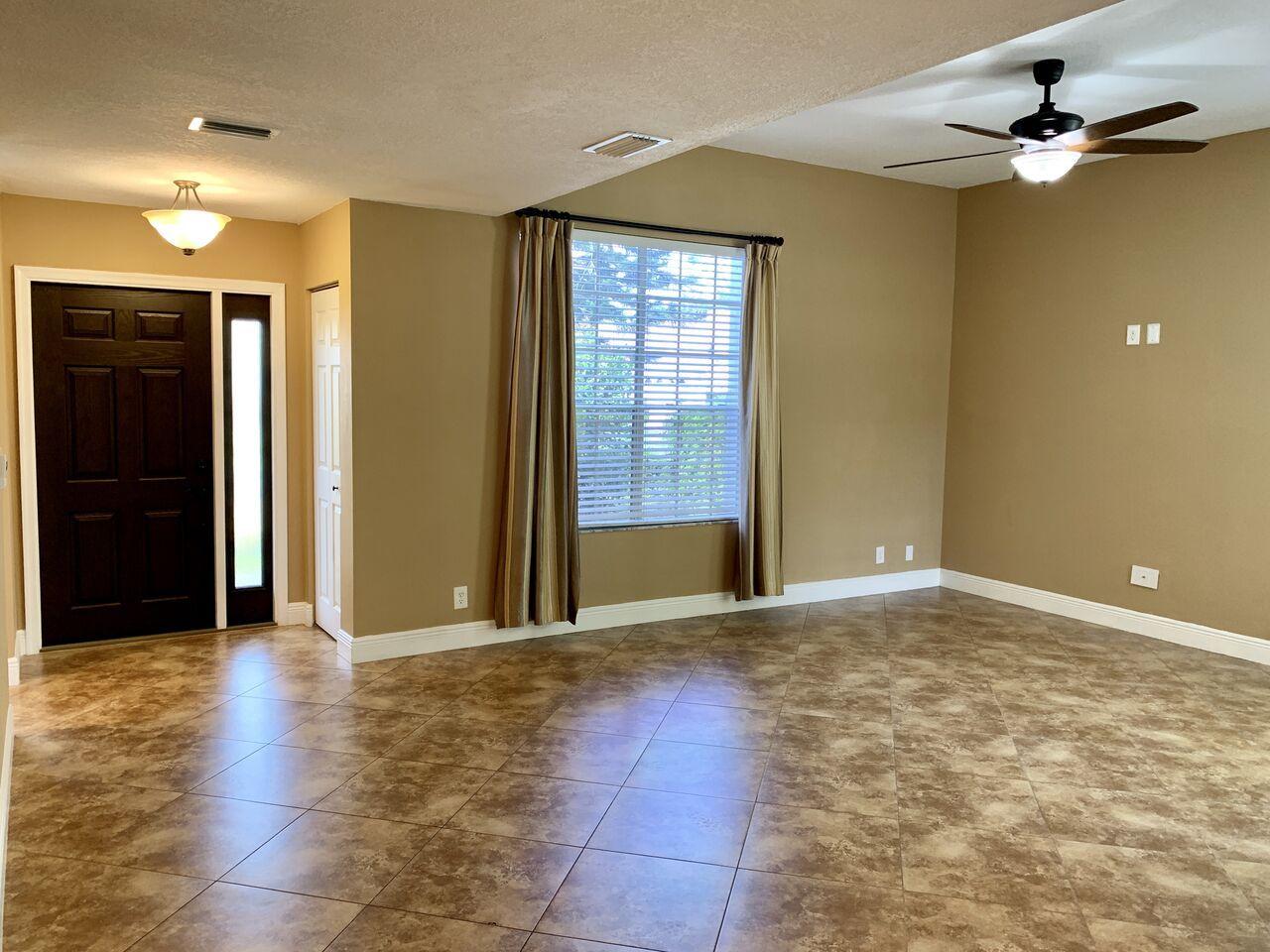 1098 Aviary Road Wellington, FL 33414 - Photo 6 of 37 Living Room