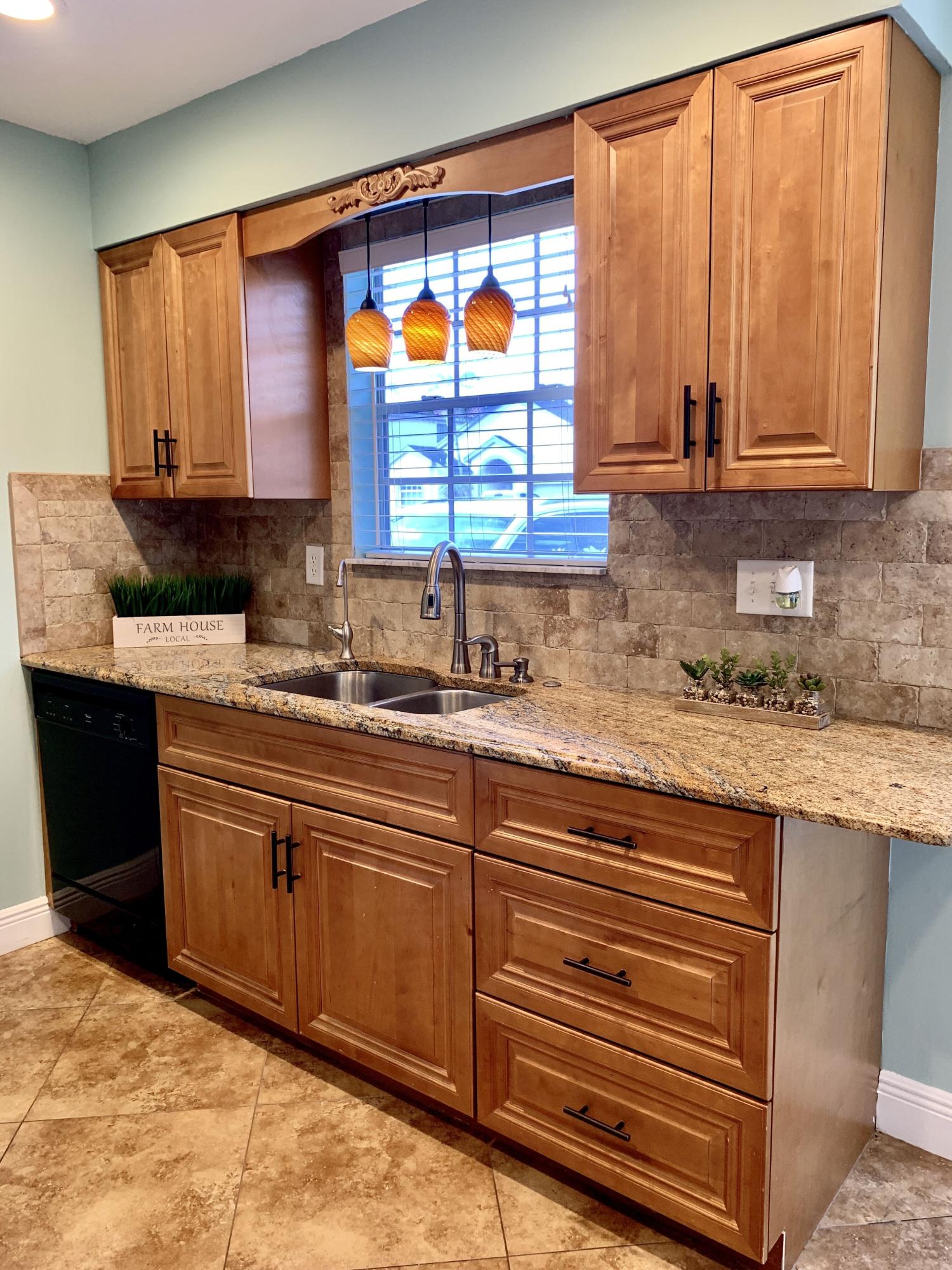 1098 Aviary Road Wellington, FL 33414 - Photo 7 of 37 Kitchen3