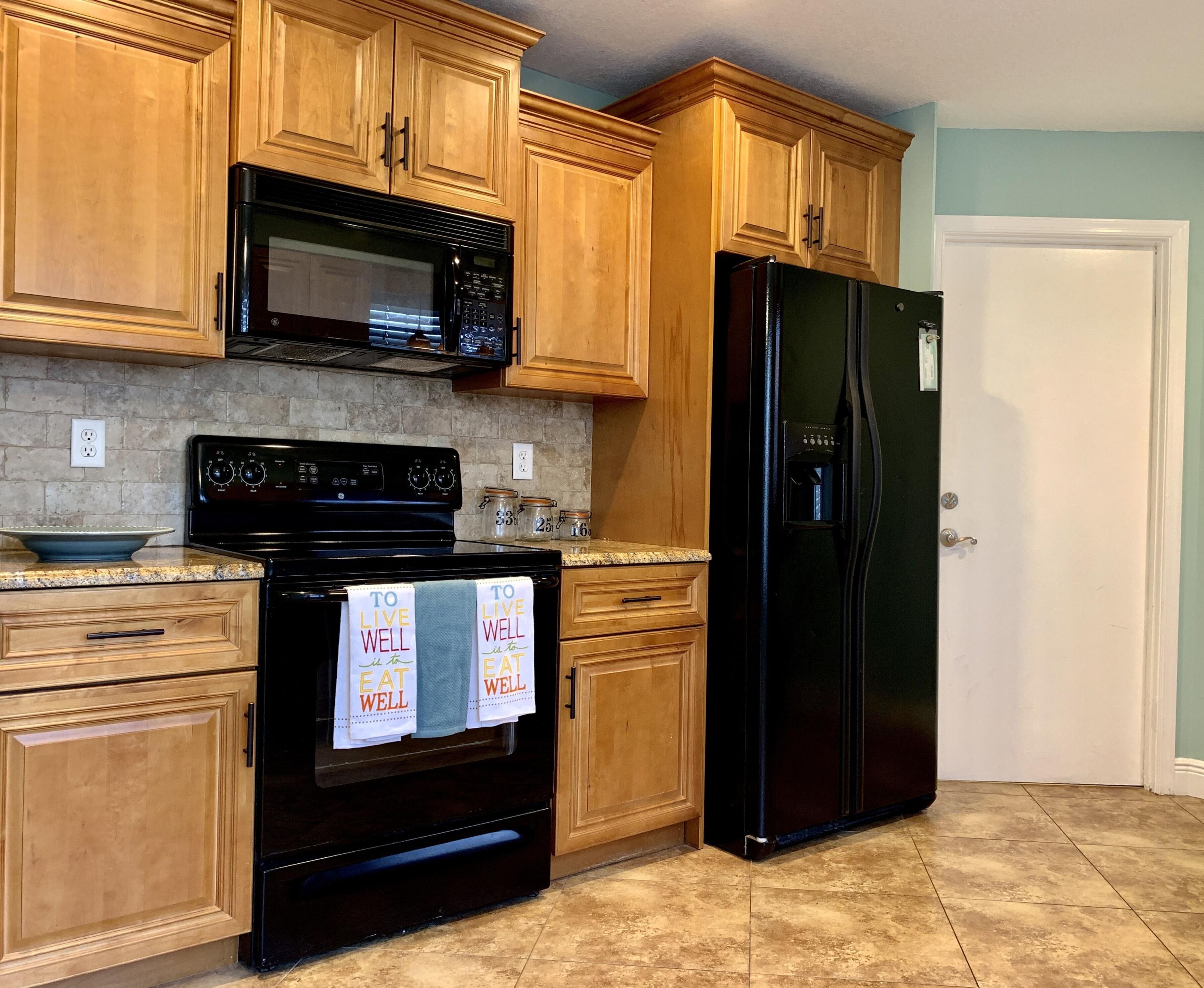 1098 Aviary Road Wellington, FL 33414 - Photo 8 of 37 Kitchen