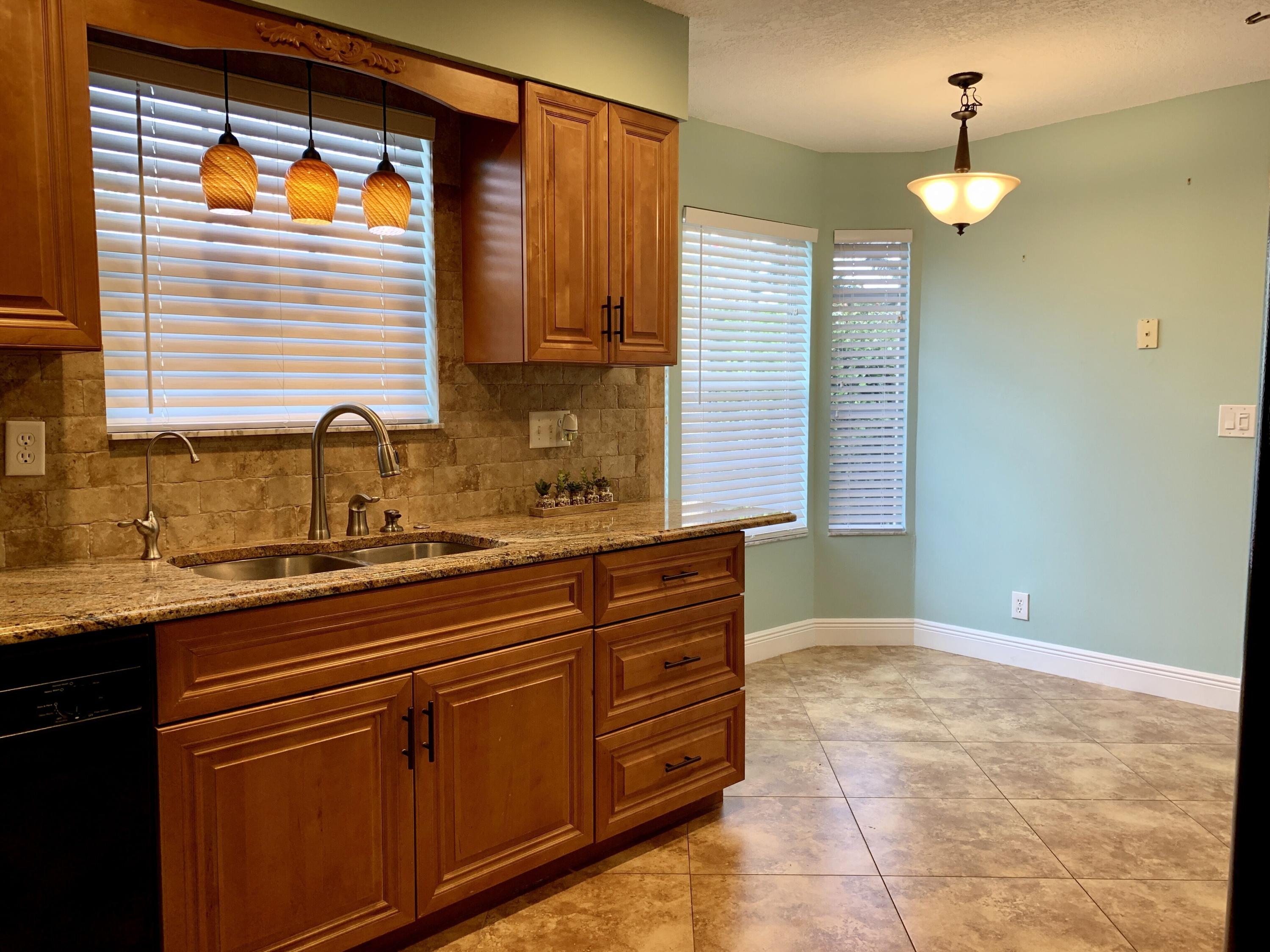 1098 Aviary Road Wellington, FL 33414 - Photo 9 of 37 Kitchen2
