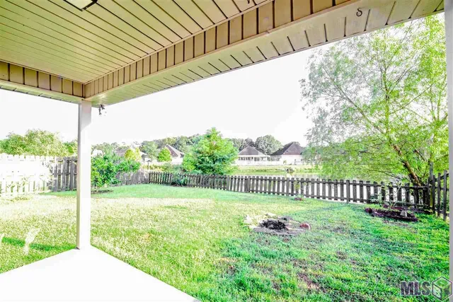 $1,695 | 11592 Mary Lee Drive, Denham Springs, LA 70726