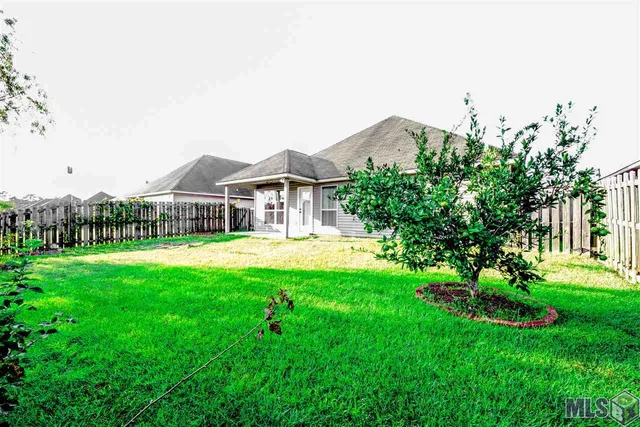 $1,695 | 11592 Mary Lee Drive, Denham Springs, LA 70726