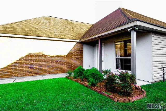 $1,695 | 11592 Mary Lee Drive, Denham Springs, LA 70726