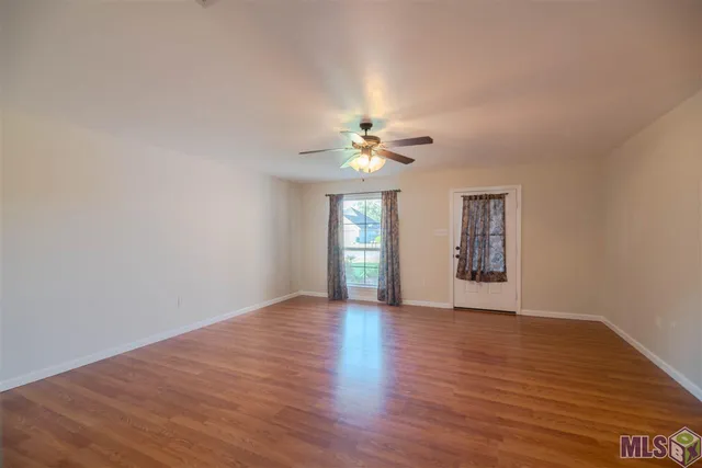 $1,695 | 11592 Mary Lee Drive, Denham Springs, LA 70726