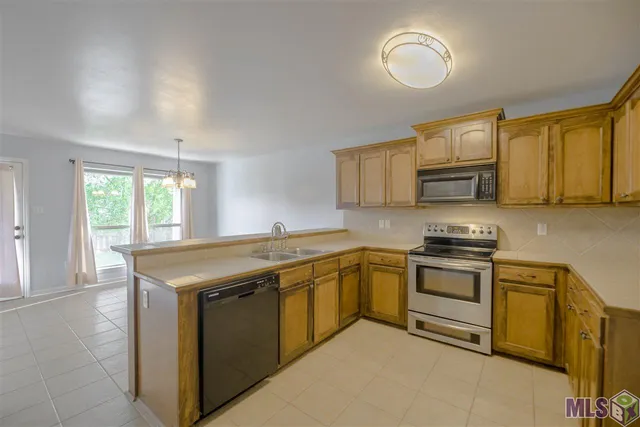 $1,695 | 11592 Mary Lee Drive, Denham Springs, LA 70726