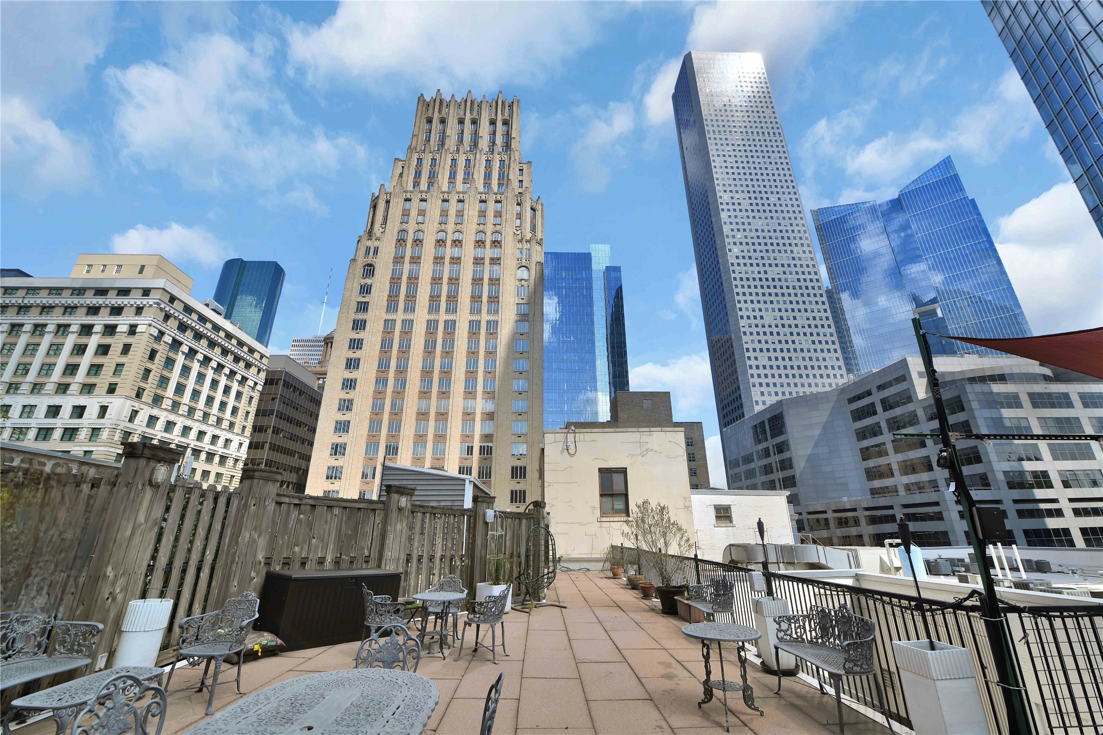711 Main Street, Unit PH 1003 Houston, TX 77002 - Photo 26 of 32 Spectacular skyline view from private roof terrace