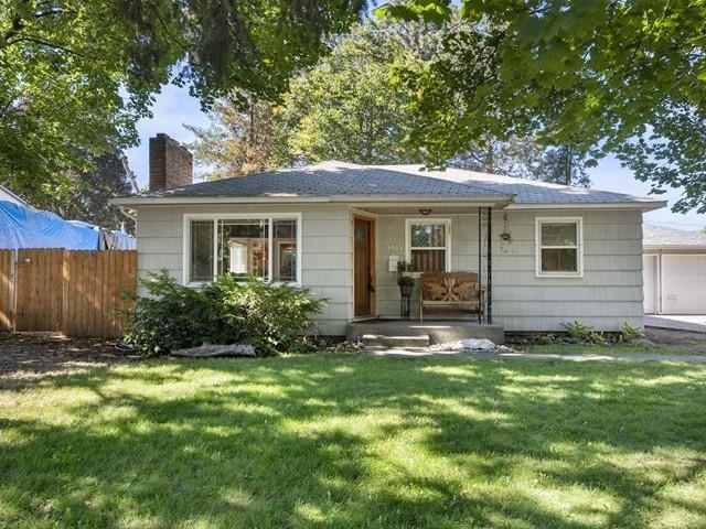 3003 North Maple Road Millwood, WA 99206 - Photo 2 of 26