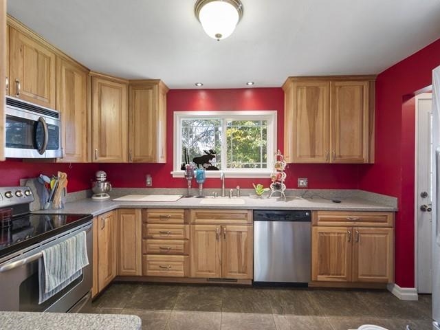 3003 North Maple Road Millwood, WA 99206 - Photo 7 of 26