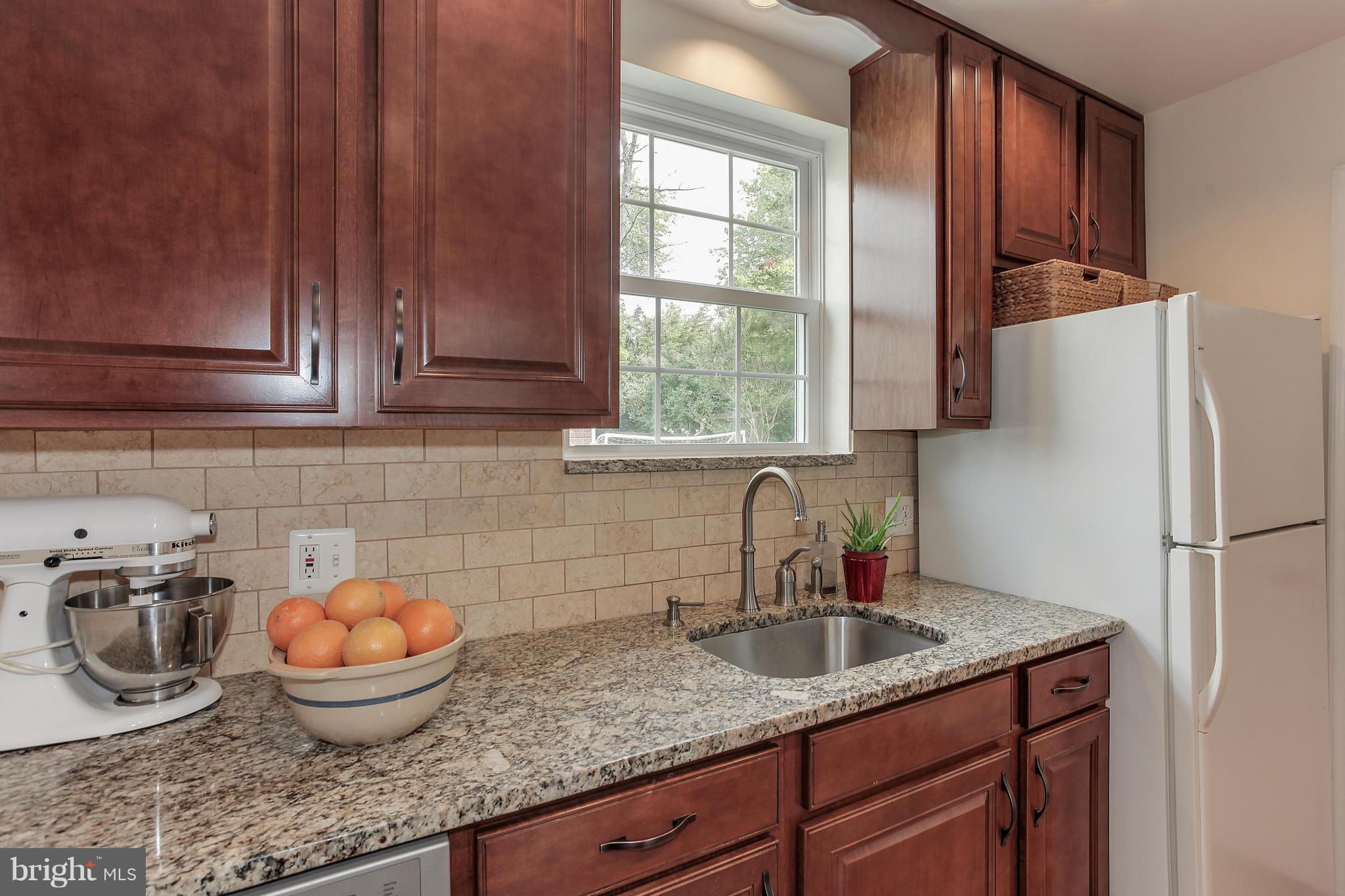9111 Wire Avenue Silver Spring, MD 20901 - Photo 7 of 25 Kitchen