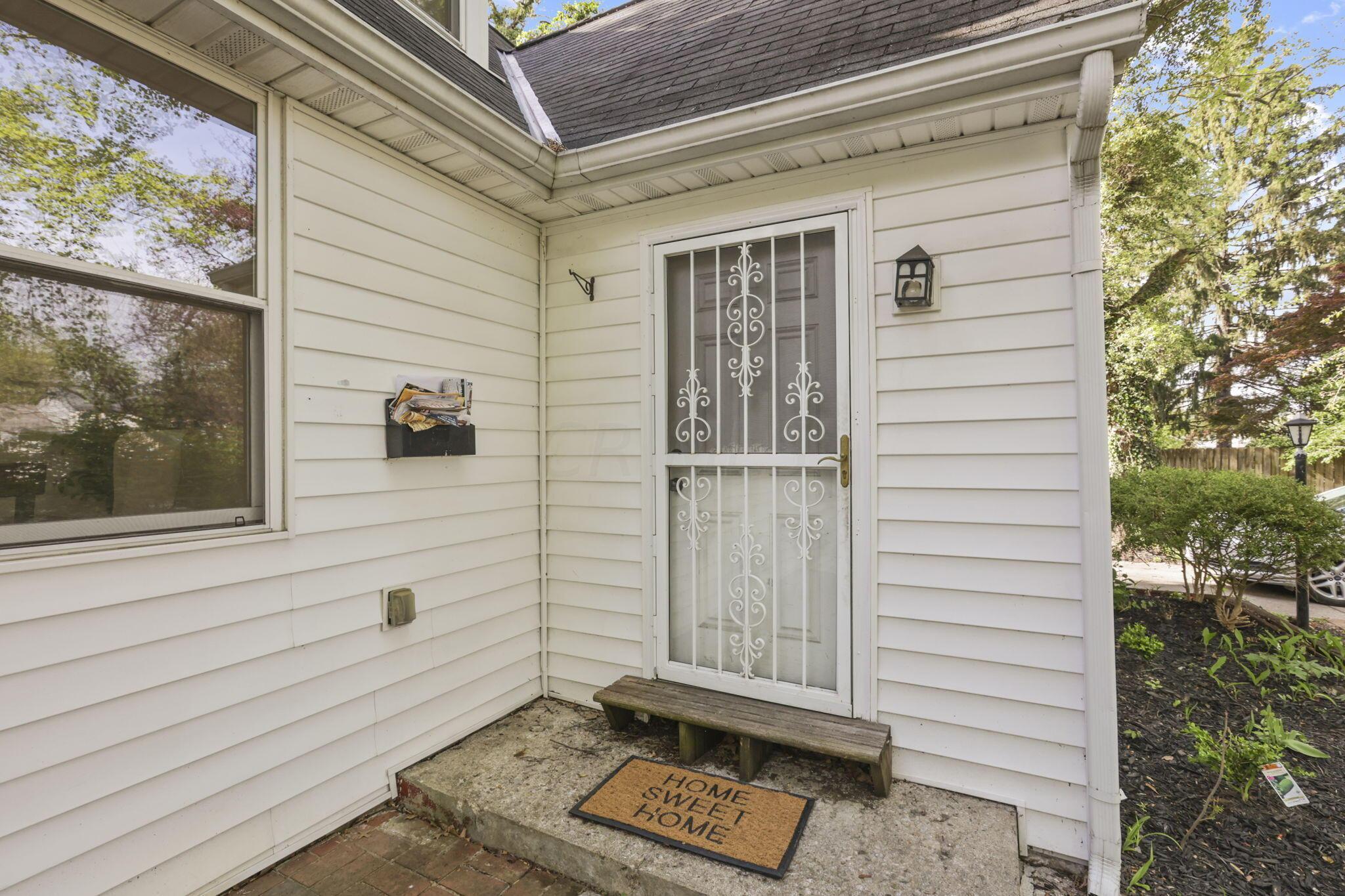 1121 Shady Lane Road Columbus, OH 43227 - Photo 4 of 55 9-web-or-mls-0V3A0558