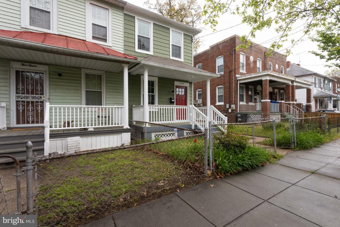 314 Raleigh Street Southeast Washington, DC 20032 - Photo 3 of 25 Gallery Image 3