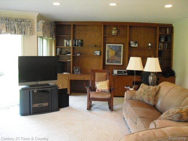 1758 Charm Court Rochester, MI 48306 - Photo 6 of 16 Family Room 2