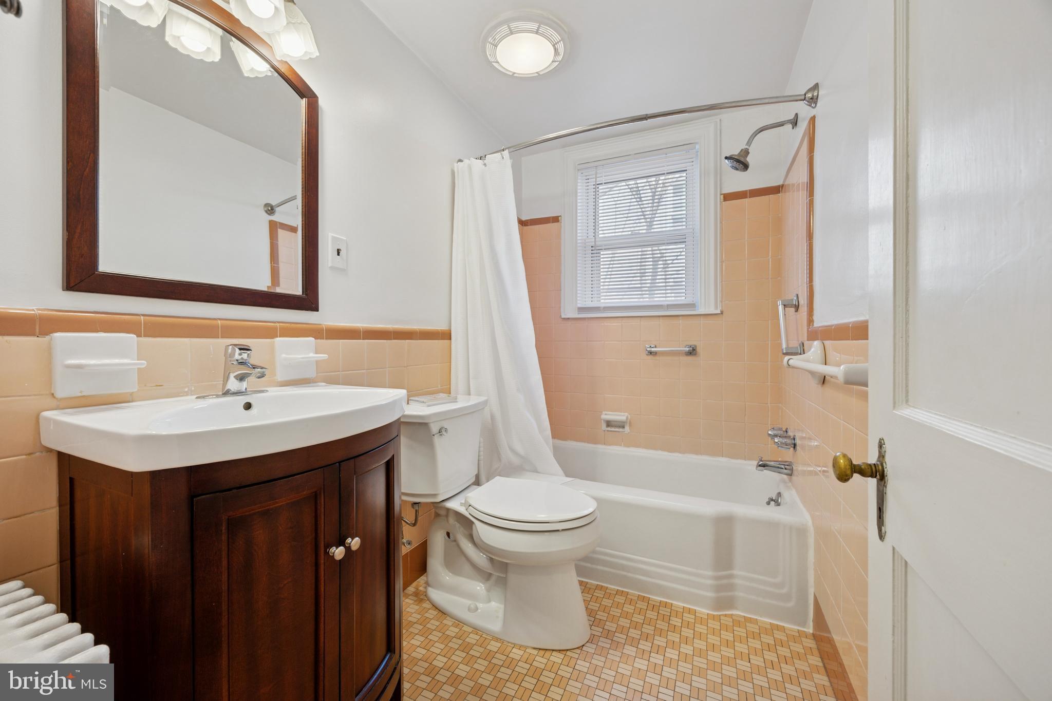 728 Cottage Road Glenside, PA 19038 - Photo 15 of 31 Gallery Image 15