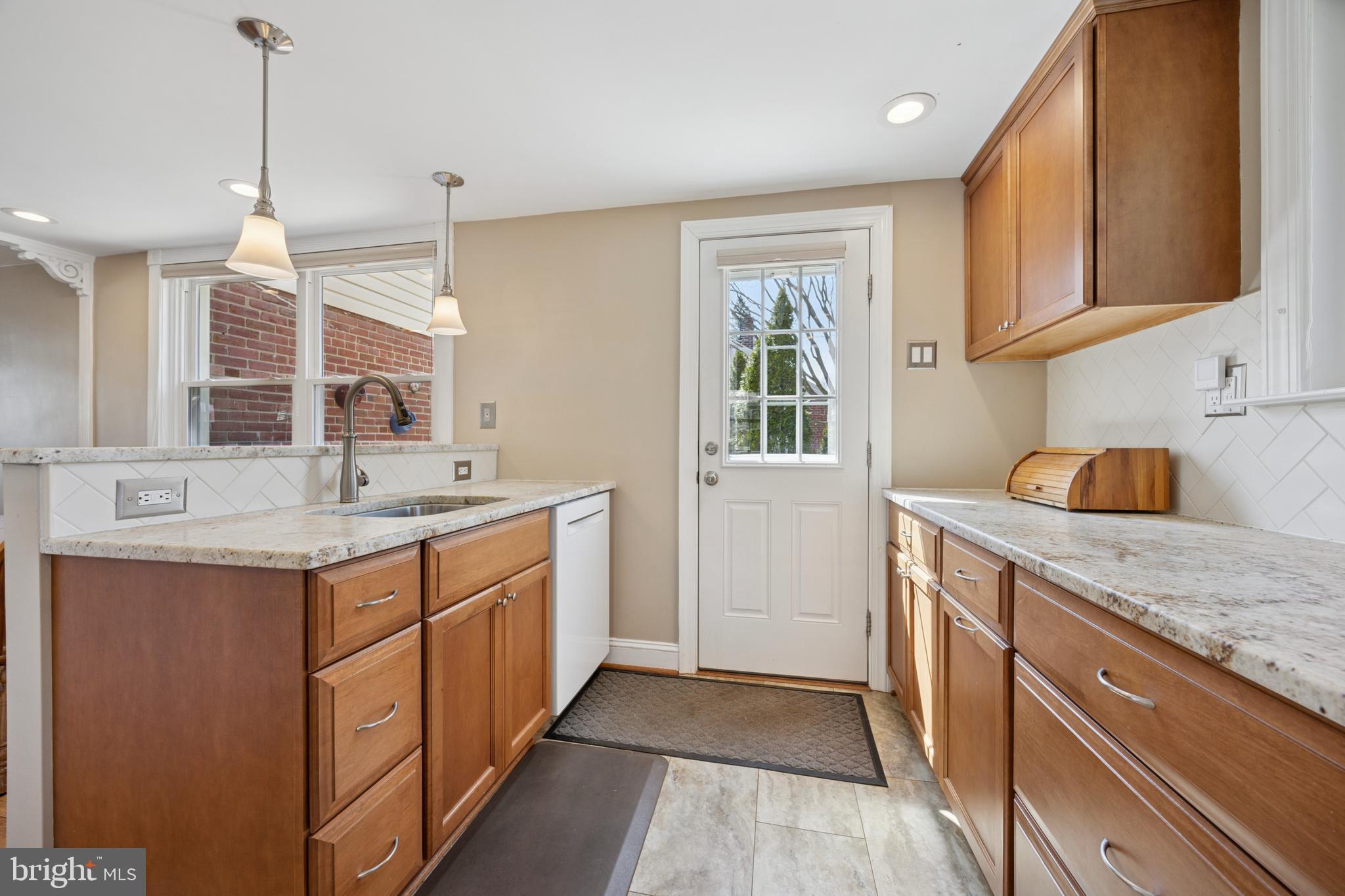 728 Cottage Road Glenside, PA 19038 - Photo 7 of 31 Gallery Image 7