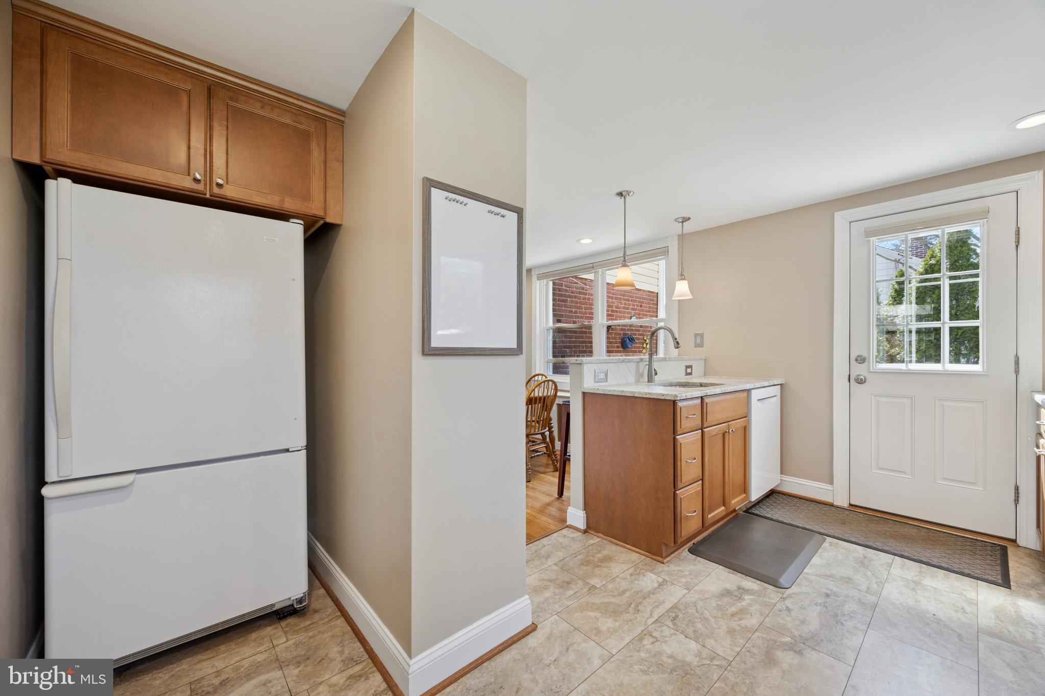 728 Cottage Road Glenside, PA 19038 - Photo 10 of 31 Gallery Image 10