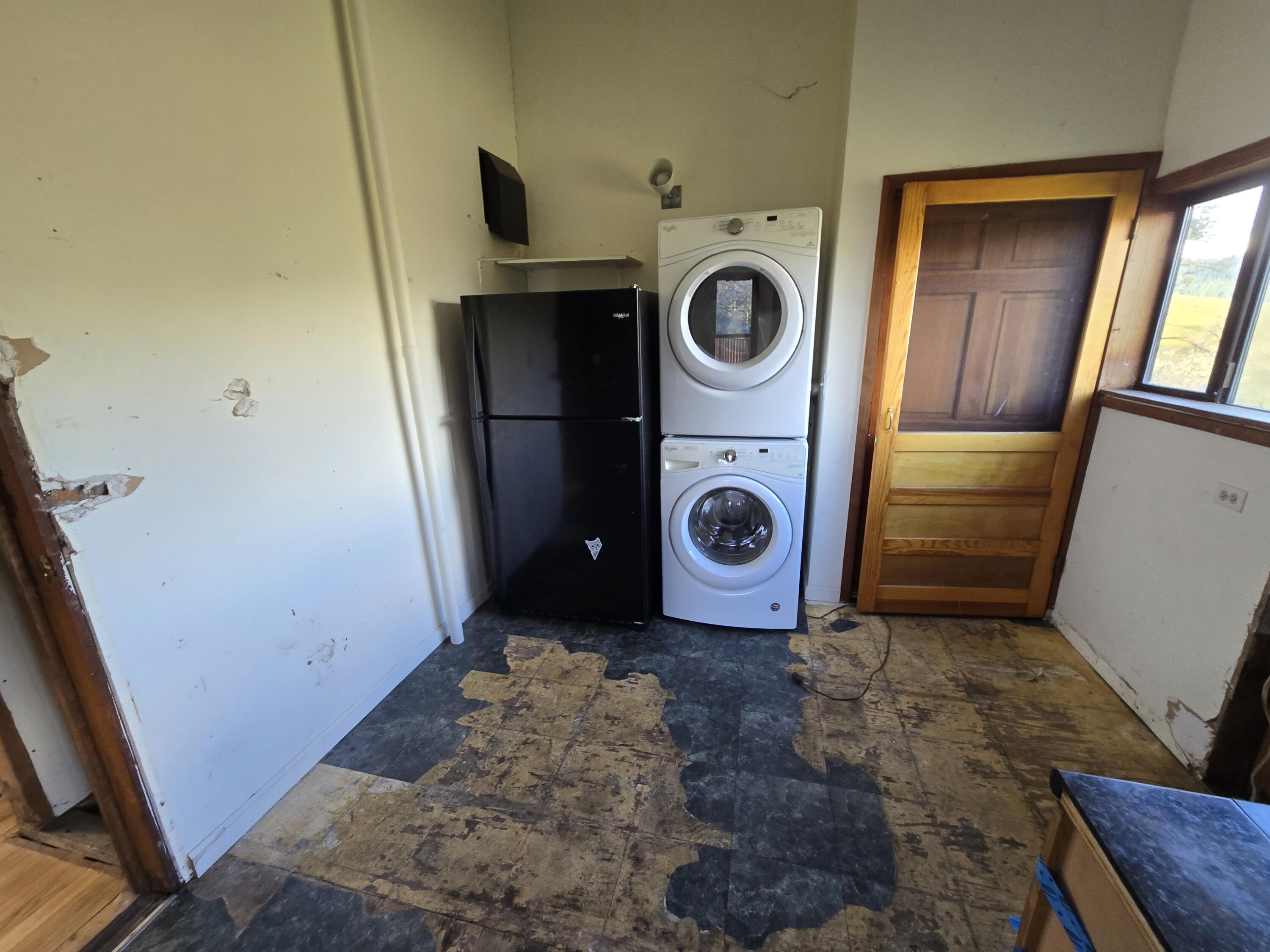 3830 Thomas Road Miranda, CA 95553 - Photo 14 of 82