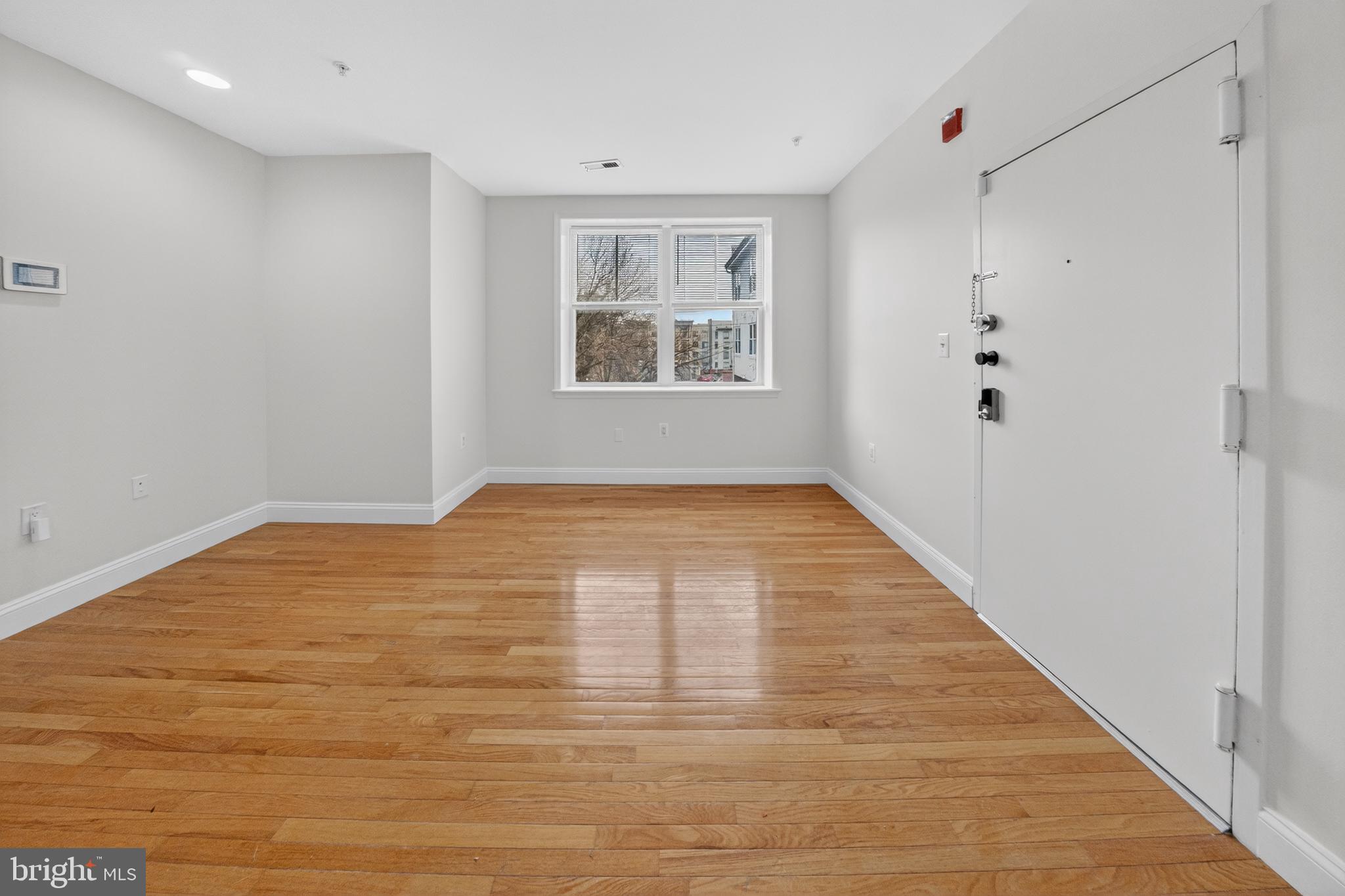 1629 L Street Northeast, Unit 202 Washington, DC 20002 - Photo 6 of 29