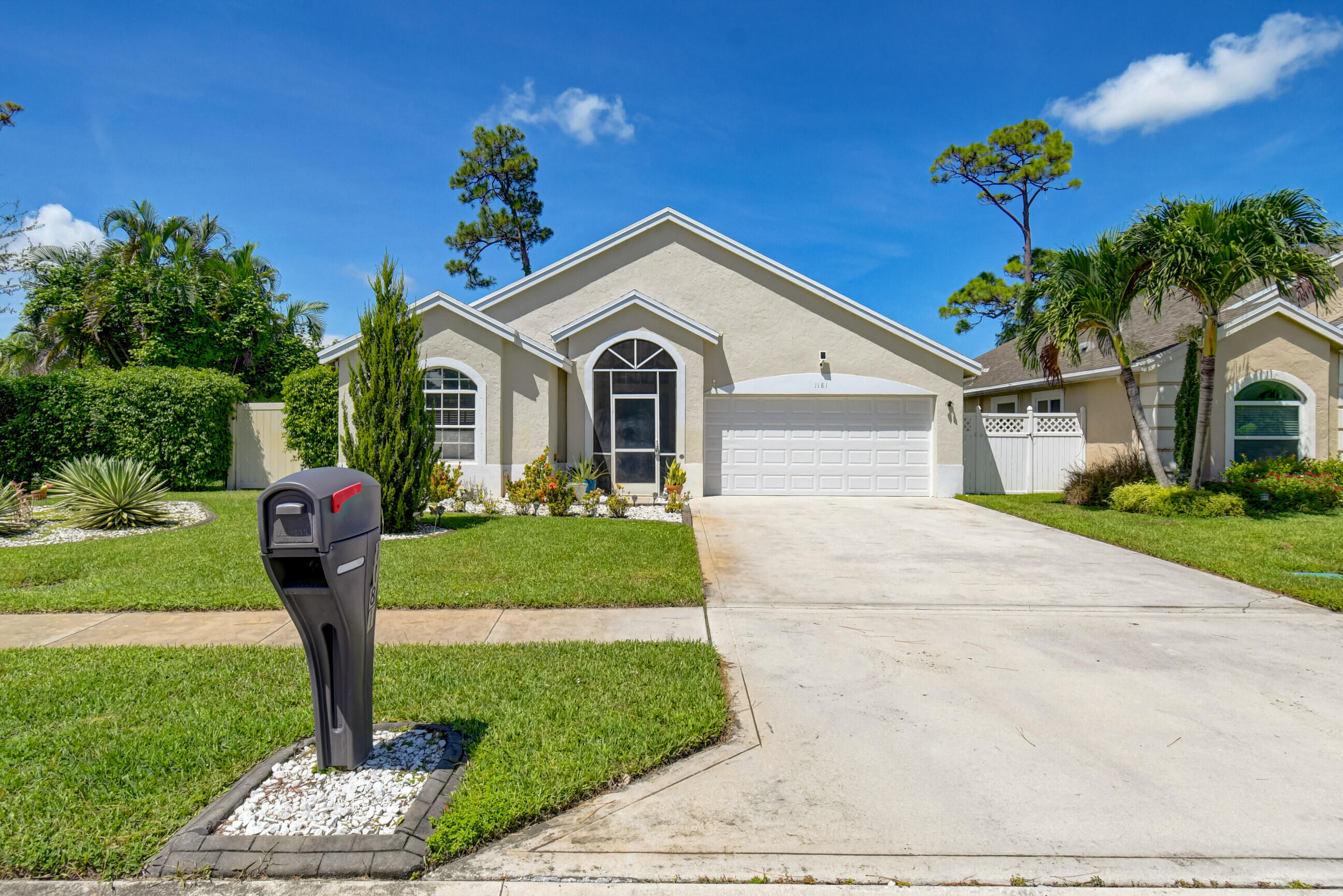 1181 Aviary Road Wellington, FL 33414 - Photo 3 of 50 20_dsc_6843_4_5_6_7