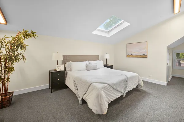 $3,500 | 2541 North 76th Avenue, Elmwood Park, IL 60707