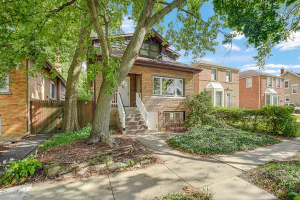 $3,500 | 2541 North 76th Avenue, Elmwood Park, IL 60707