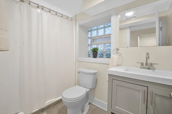 $3,500 | 2541 North 76th Avenue, Elmwood Park, IL 60707