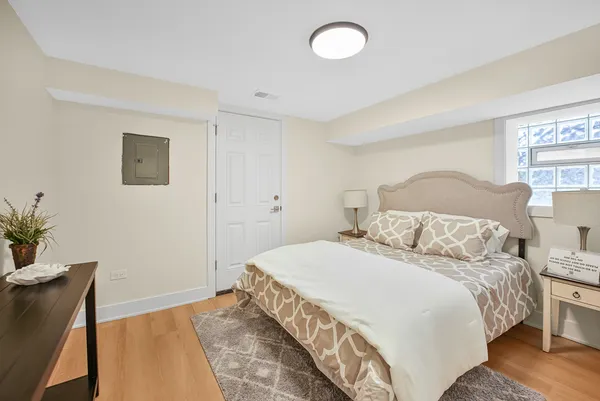 $3,500 | 2541 North 76th Avenue, Elmwood Park, IL 60707