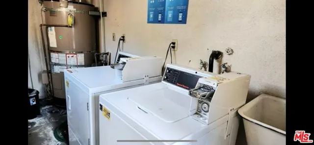 $2,400 | 947 South St Andrews Place, Unit 4, Los Angeles, CA 90019