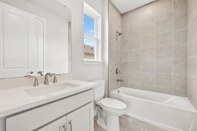 $569,863 | 5028 124th Avenue East, Parrish, FL 34219