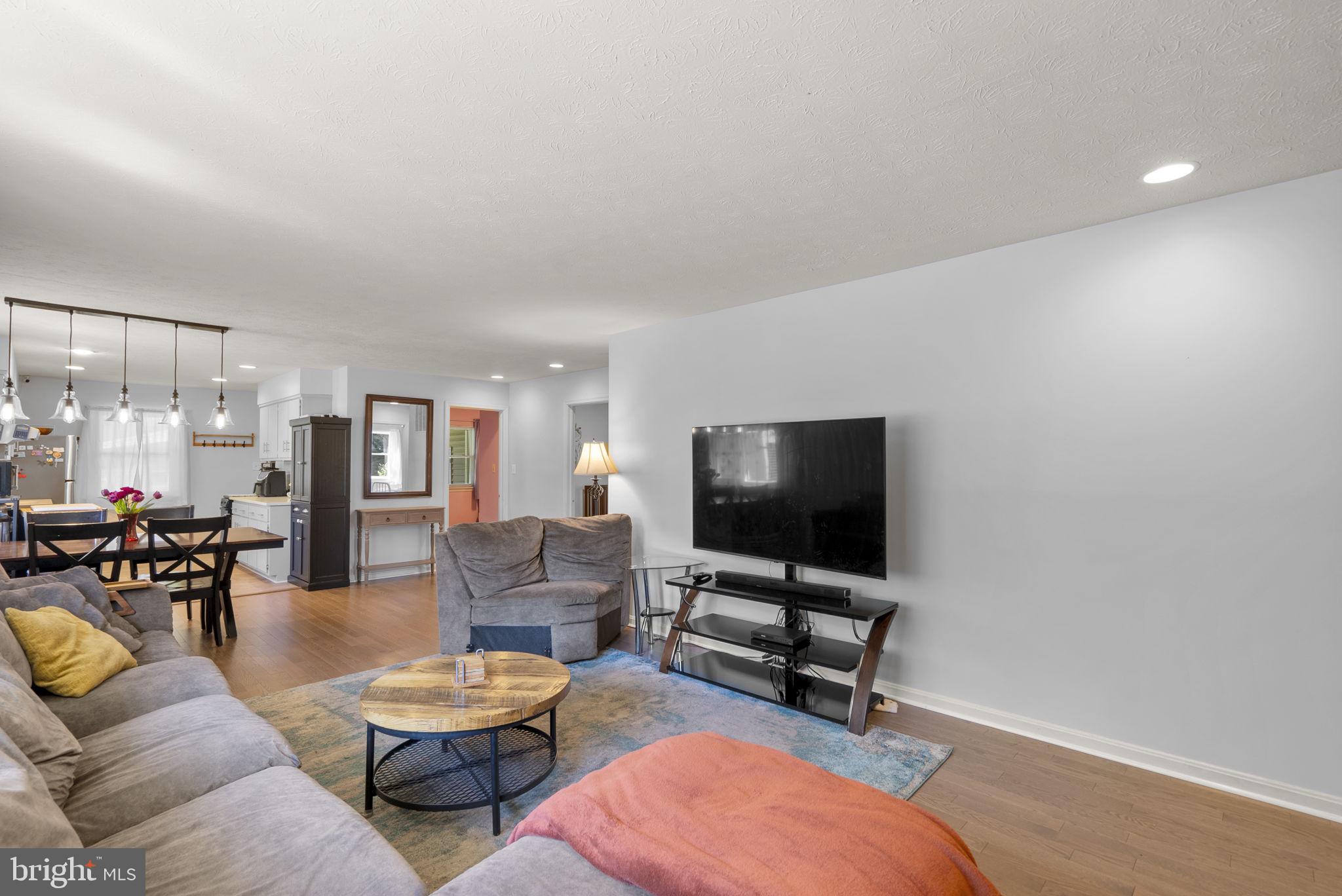 7301 Chrome Mine Road Gaithersburg, MD 20882 - Photo 8 of 45