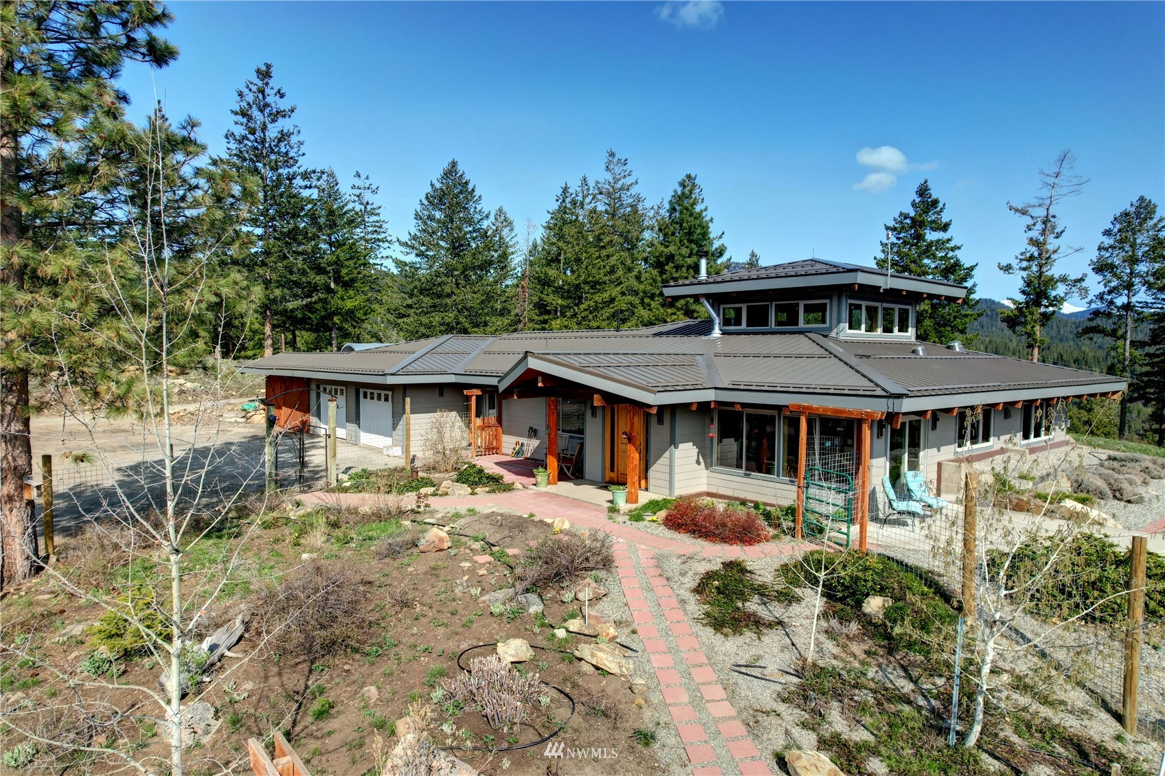 47 Fiddler's Road Winthrop, WA 98862 - Photo 4 of 40 Gallery Image 4