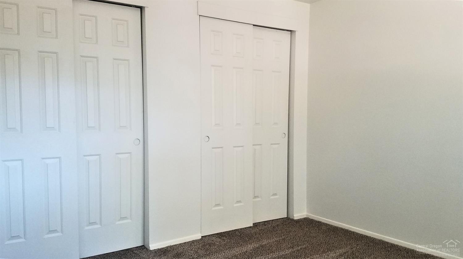 1630 Southeast Riviera Drive Bend, OR 97702 - Photo 11 of 19 Gallery Image 11