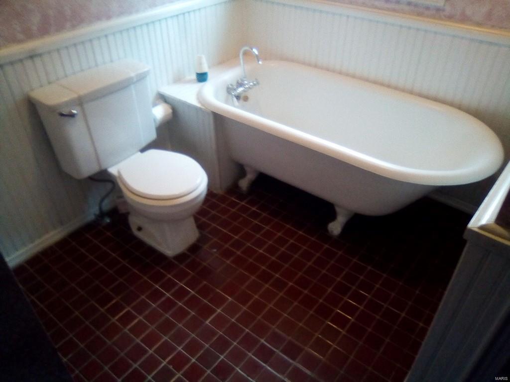 445 Bluff Street Alton, IL 62002 - Photo 8 of 15 Gallery Image 8
