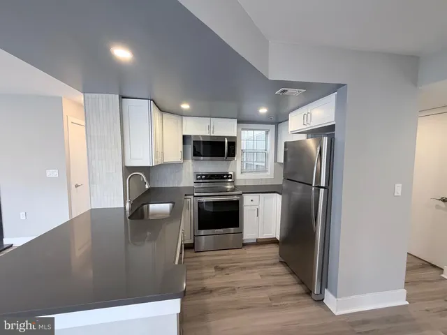 $2,400 | 15777 Easthaven Court, Unit 302, Bowie, MD 20716