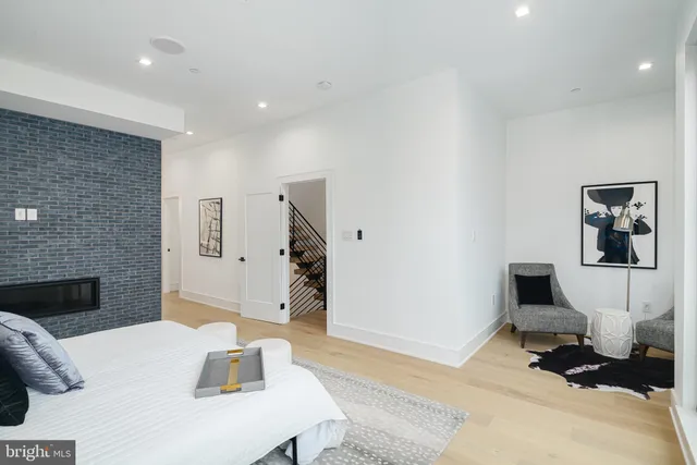 $2,995,000 | 2324 Sansom Street, Philadelphia, PA 19103