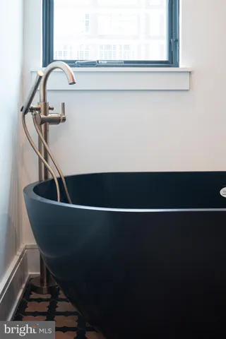 $2,995,000 | 2324 Sansom Street, Philadelphia, PA 19103