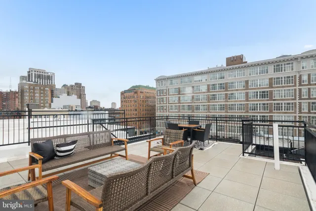 $2,995,000 | 2324 Sansom Street, Philadelphia, PA 19103